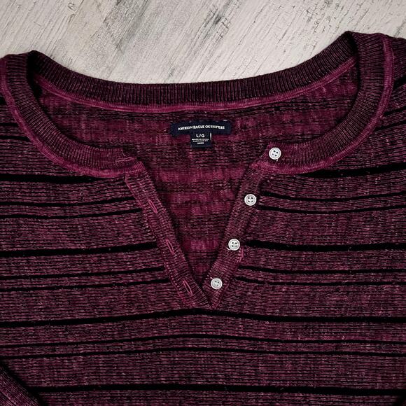 American Eagle Sweater Women L Burgundy Stripe V-Neck Button Cropped Knit Top - Picture 4 of 7